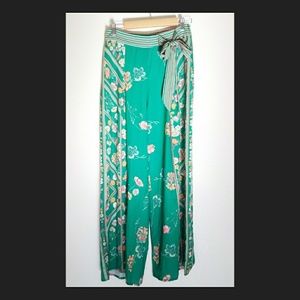 NWOT Flying Tomato wide leg pants